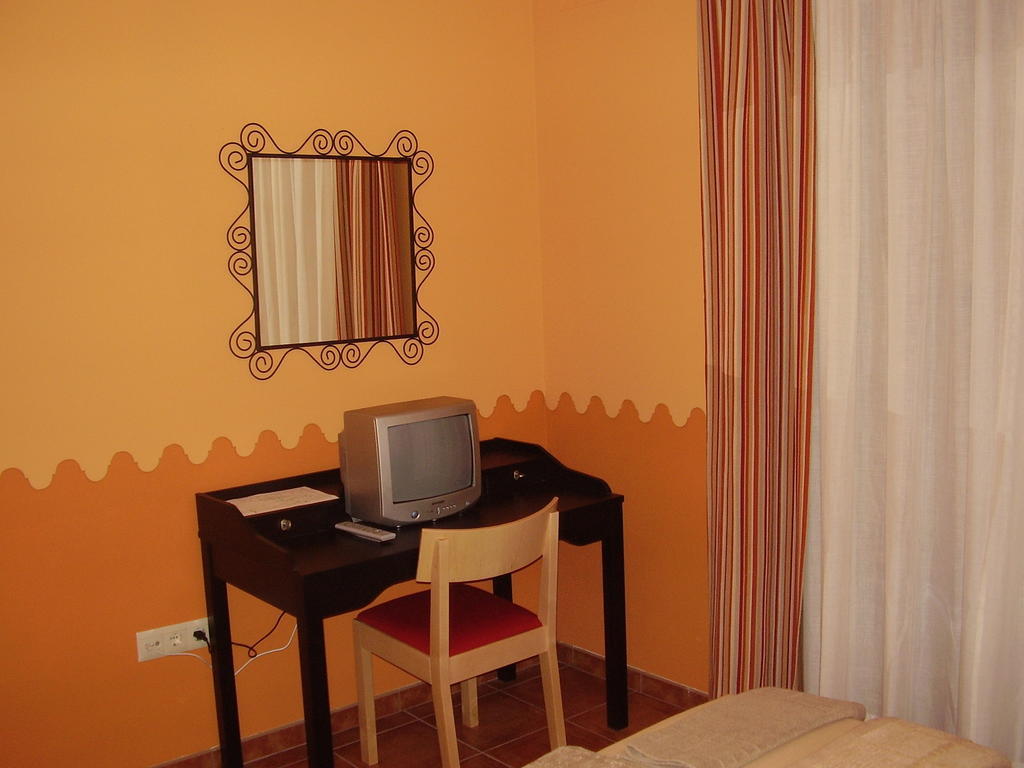 Casa De Los Diezmos Alborge Habitación foto