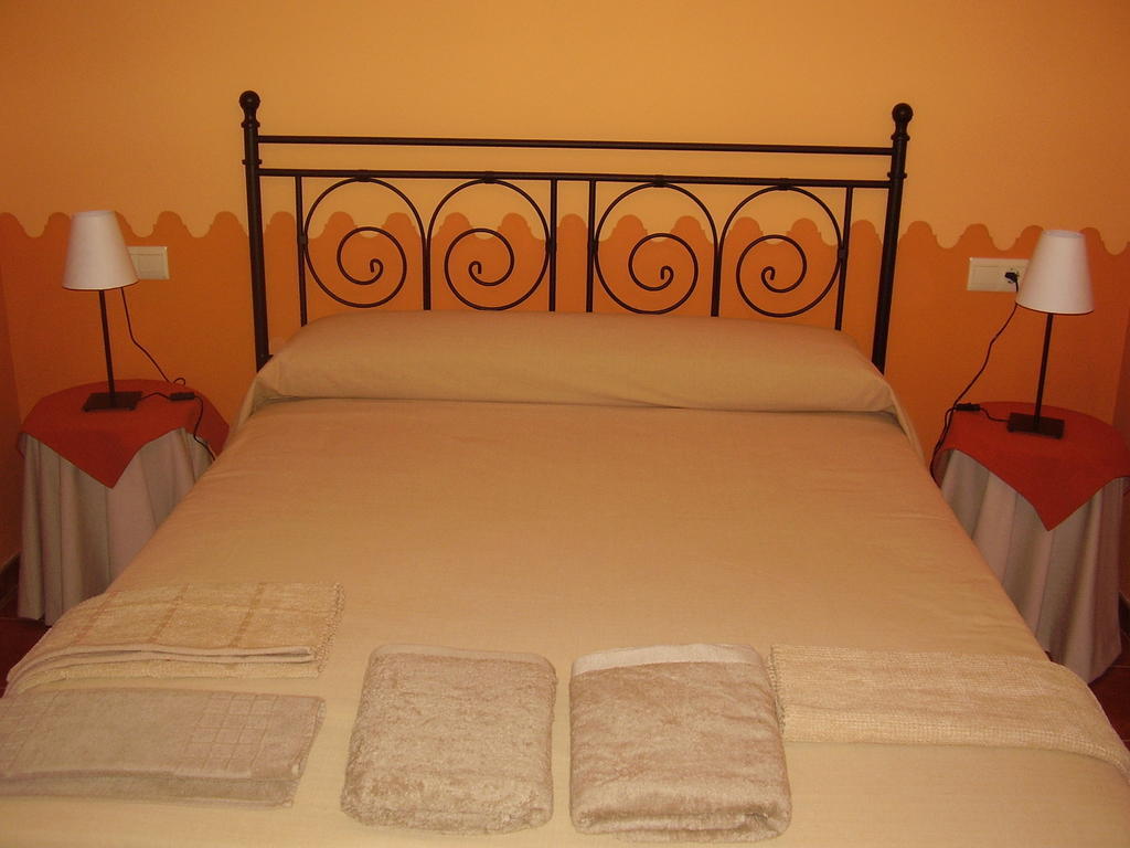 Casa De Los Diezmos Alborge Habitación foto